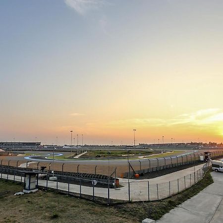 Bric Box Hotel Buriram Exterior foto