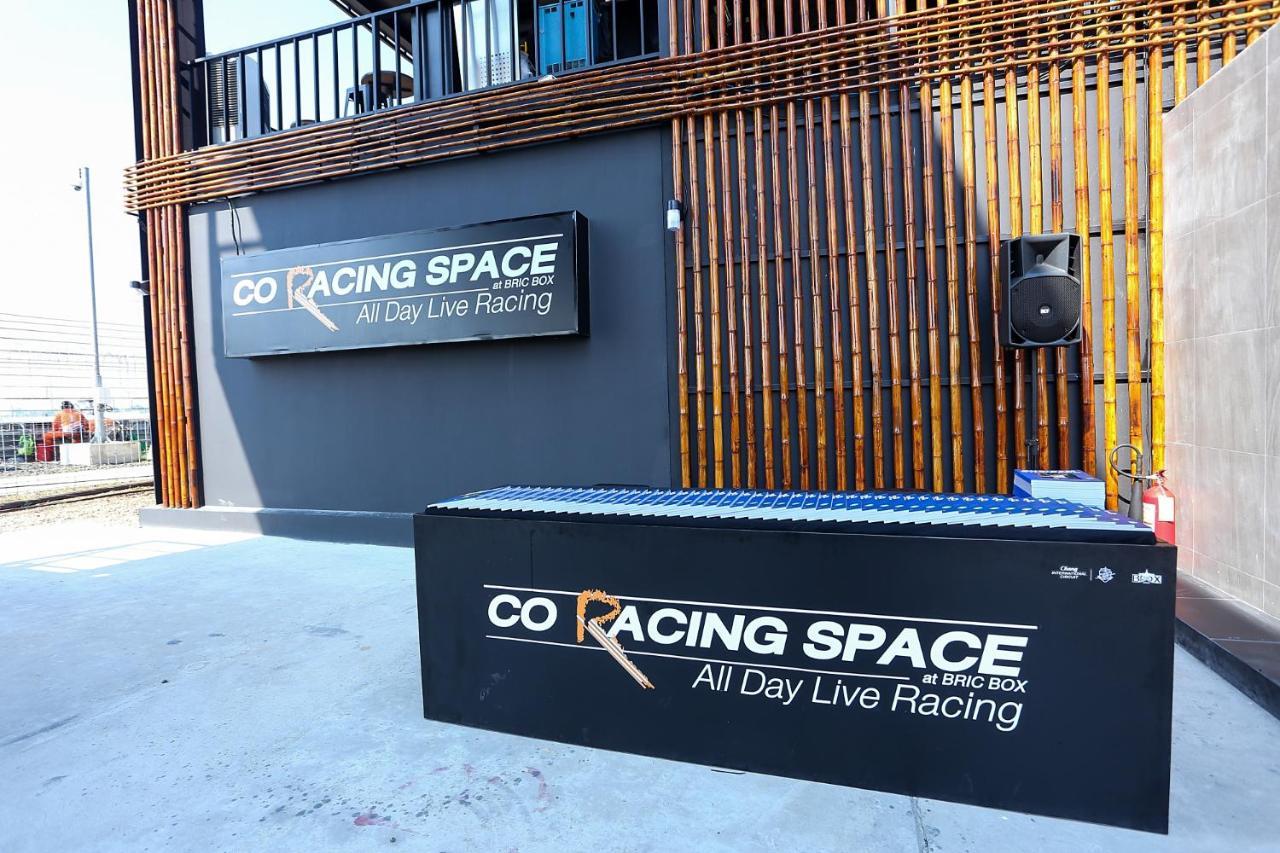Bric Box Hotel Buriram Exterior foto